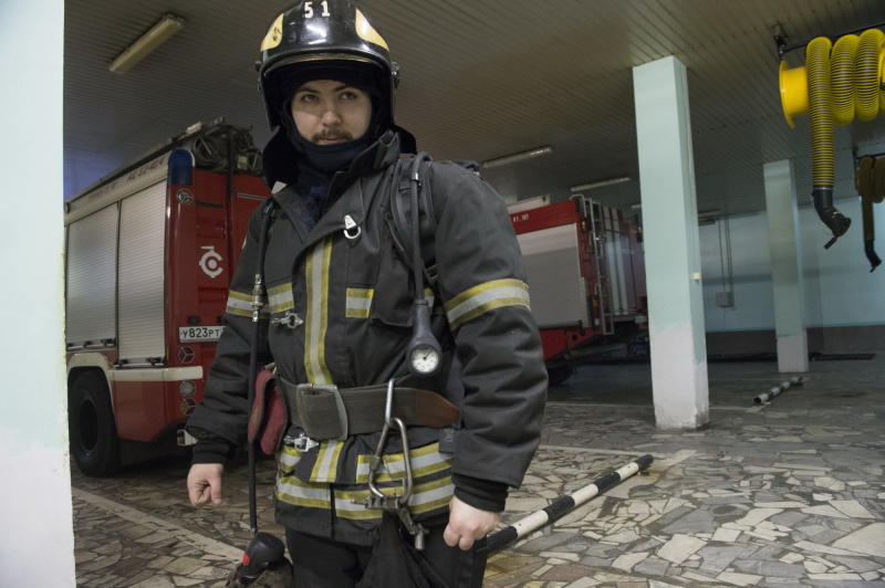 Спасатели МЧС потушили пожар в центре Москвы