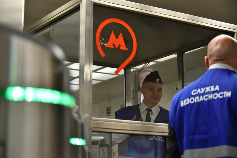 Более тысячи новых турникетов установят в метро