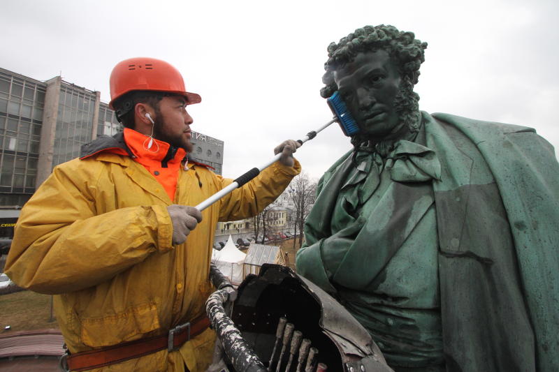 Работы по реставрации памятника Пушкину начнут в апреле