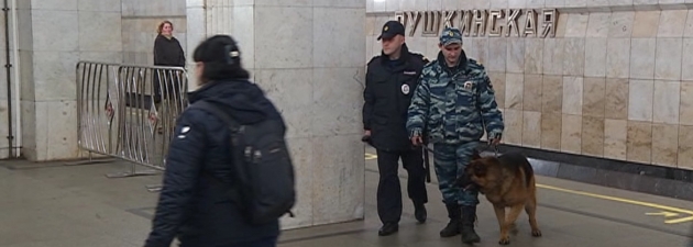 За спасение пассажира Московского метро полицейский получил медаль