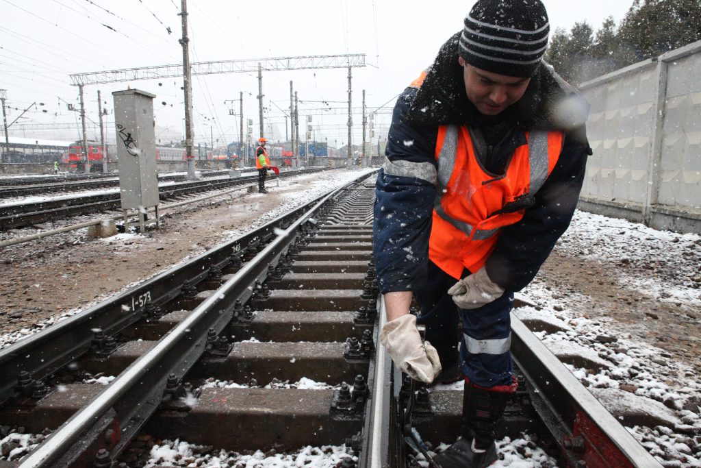 Столкновение поездов на западе Москвы: электричка оказалась без тормозов