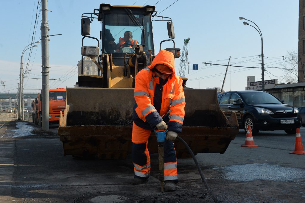 Кампания по сезонному ремонту дорог стартует в Москве