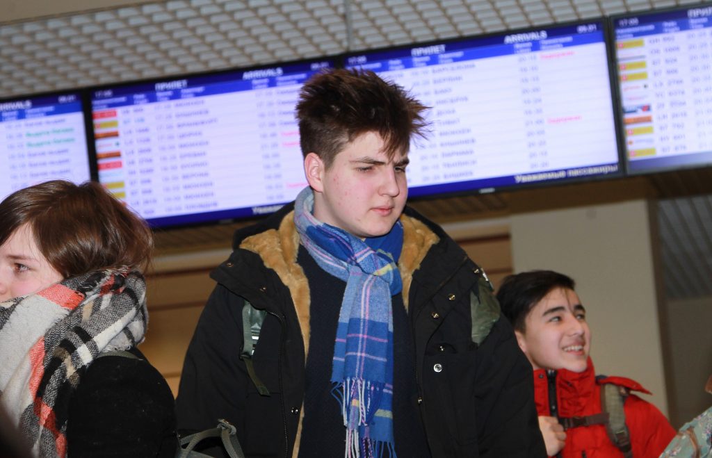 С утра три аэропорта Москвы отменили и задержали 15 рейсов