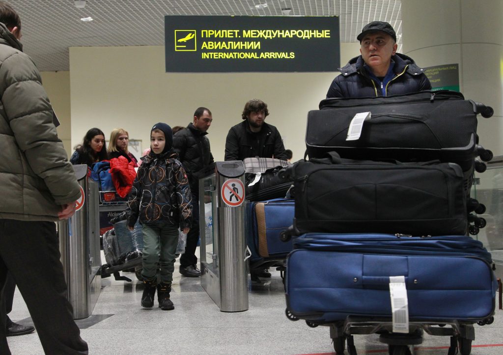 Два московских аэропорта отменили и задержали свыше 20 рейсов