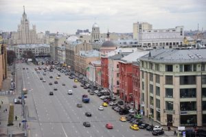 Улицы Москвы украсят 20 цифровых билбордов к 1 мая. Фото: Антон Гердо, "Вечерняя Москва"