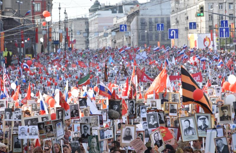 В 2016 году акцию памяти поддержали порядка полумиллиона человек. Фото: "Вечерняя Москва"