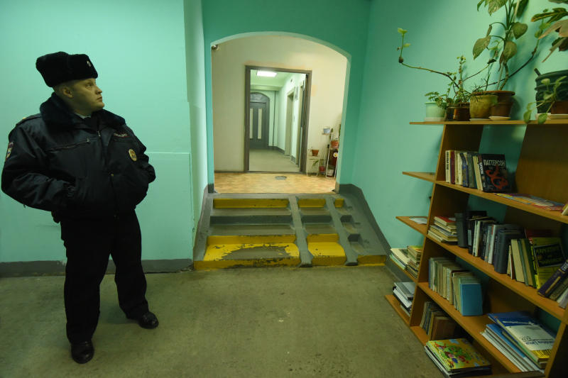 Уголовное дело заведено после кражи картины и стула из подъезда на востоке Москвы