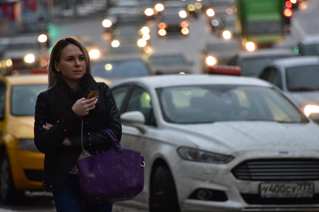 Непогода: пробки в 8 баллов сковали дороги Москвы