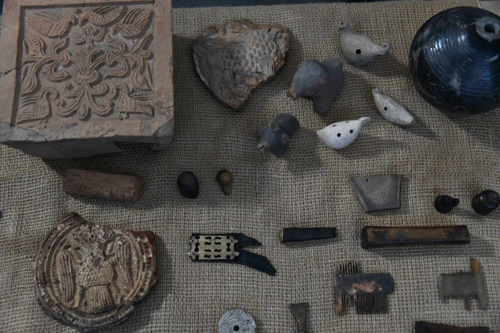 Найденные в центре Москвы археологические артефакты покажут публике