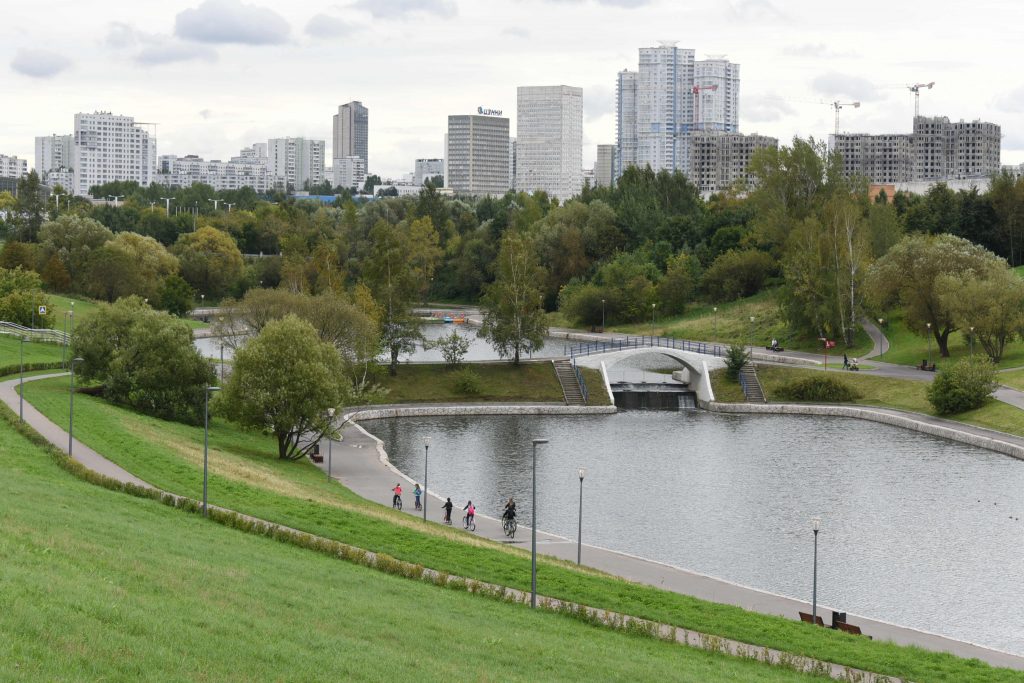 Восемь столичных парков планируется благоустроить в ближайшее время. Фото: "Вечерняя Москва"