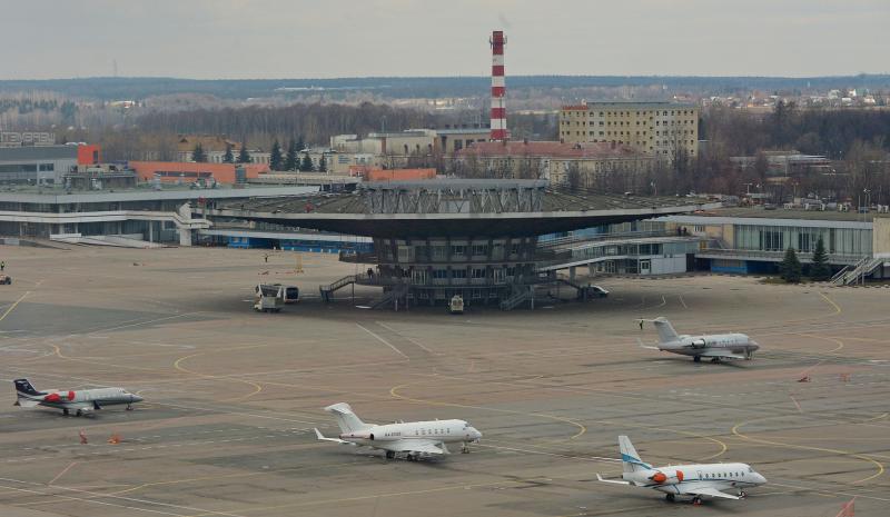 Сильный ветер повредил несколько самолетов в аэропорту «Шереметьево»
