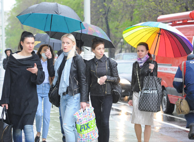 Дожди не спешат покидать Москву.Фото: Александр Кожохин, "Вечерняя Москва"