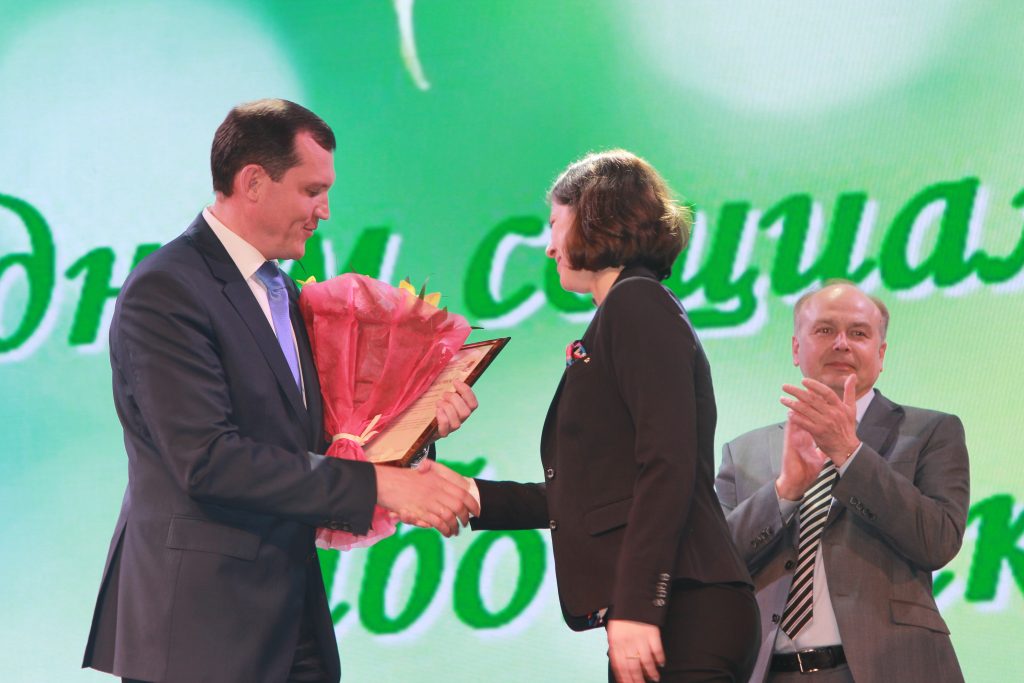 Префект ЦАО Владимир Говердовский поздравил соцработников с профессиональным праздником