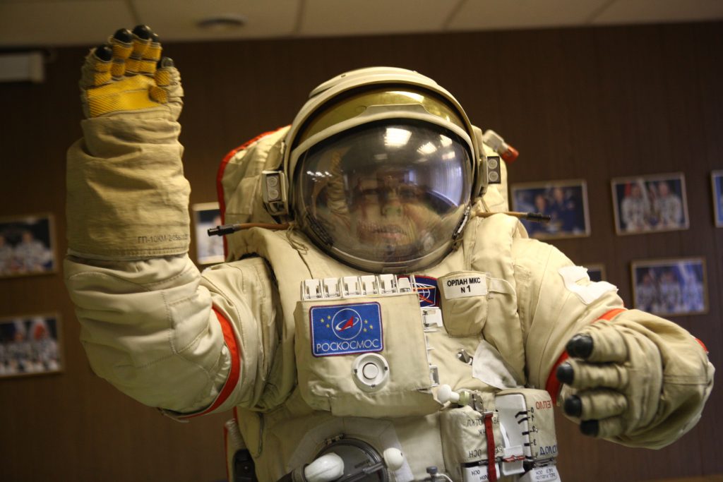 Российский космонавт впервые вылечил зуб в космосе