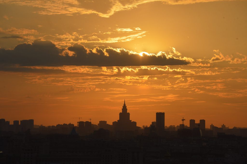 На выходных в Москве станет теплее и солнечнее