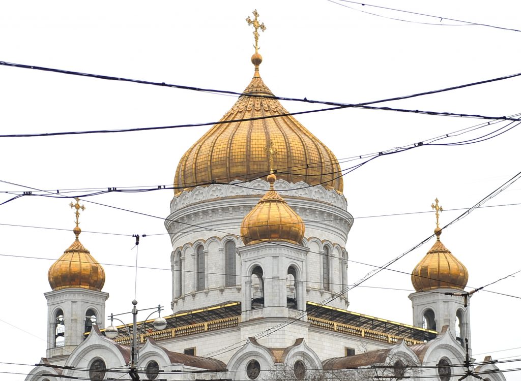 Почти миллион верующих поклонился мощам Николая Чудотворца в Москве, очередь сократилась