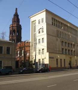 Старое и новое здания студии. Фото: wikipedia.ru