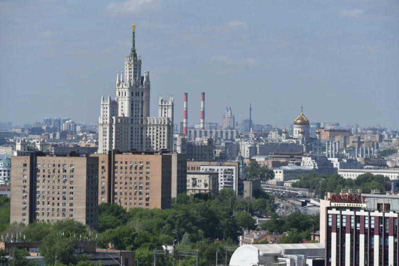 девять производственных предприятий начали осуществлять строительство домов новых серий в столице. Фото: "Вечерняя Москва"