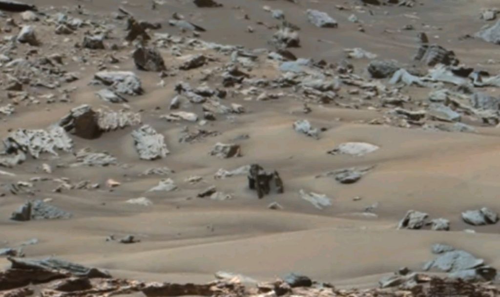 Уфологи разглядели огромного краба на поверхности Марса