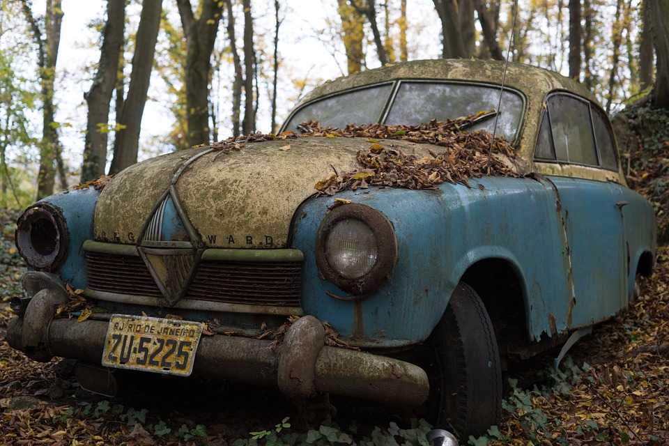 Заброшенный автомобиль. Фото: pixabay.com