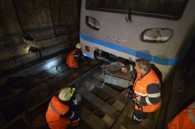 На «оранжевой» ветке метро восстанавливают движение поездов