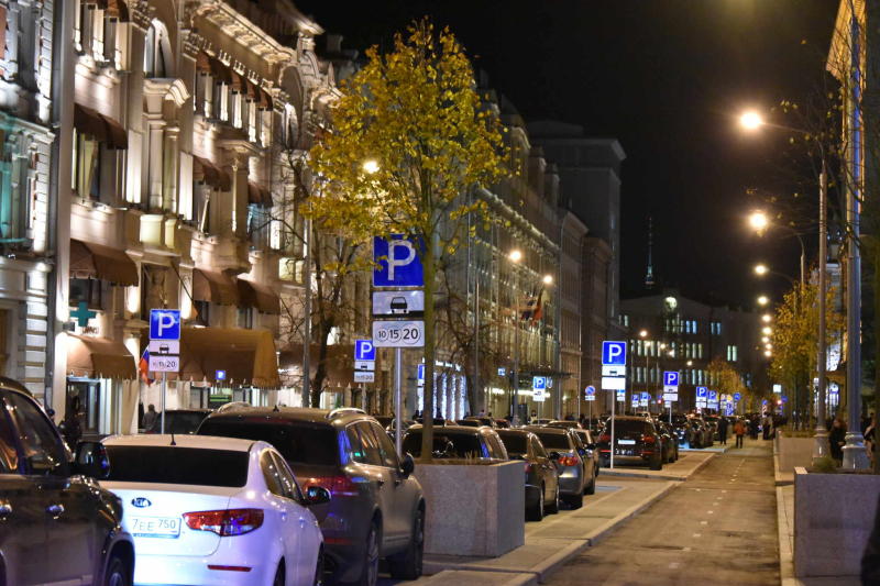 Автомобили смогут проехать в одну сторону от Русаковской улицы по направлению к Леснорядскому переулку. Фото: "Вечерняя Москва"