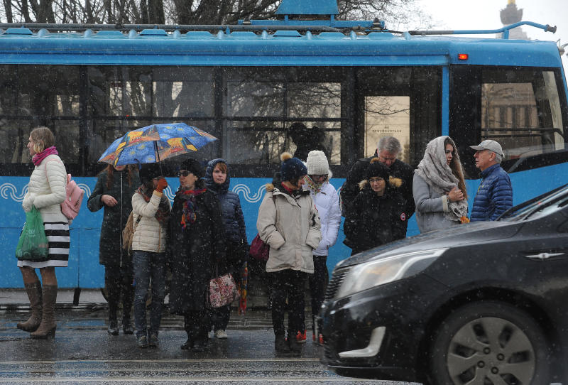 Владельцам автомобилей рекомендовано передвигаться на общественном транспорте. Фото: Александр Кожохин, "Вечерняя Москва"