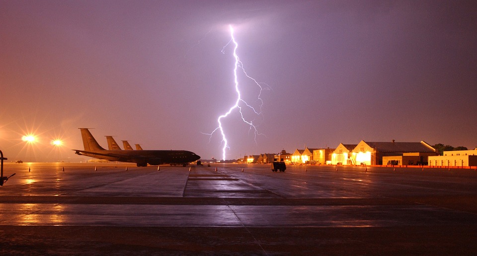 Авиарейсы задерживают из-за плохих метеоусловий. Фото: Pixabay.com