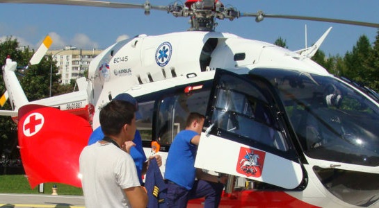 Пострадавшую в ДТП на севере Москвы эвакуировали вертолетом