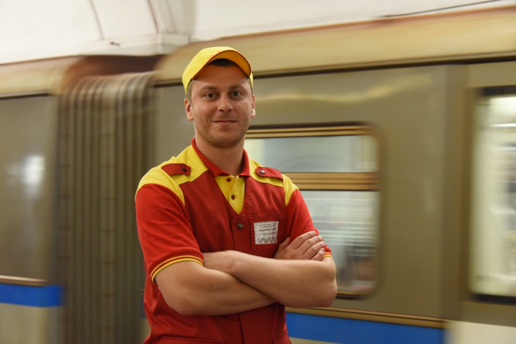 Инспекторы по мобильности пассажиров начали дежурить в метро Москвы