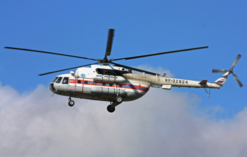 Вертолет спас рабочих, упавших с высоты на севере Москвы