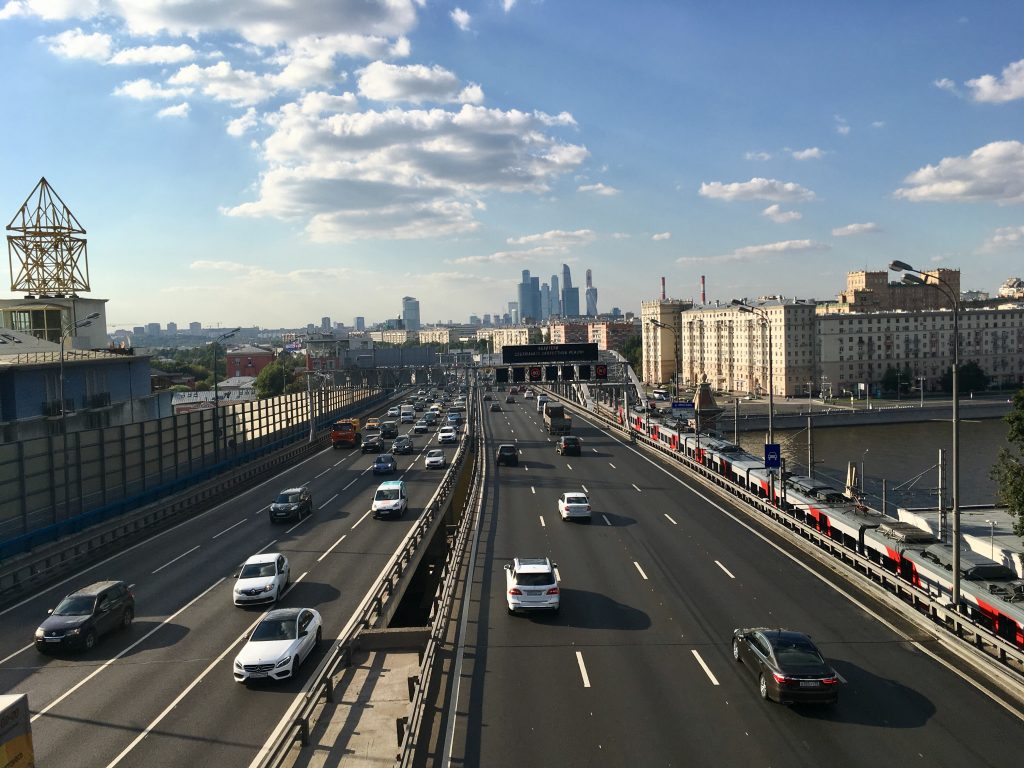 Движение на проспекте Академика Сахарова перекроют 26 августа