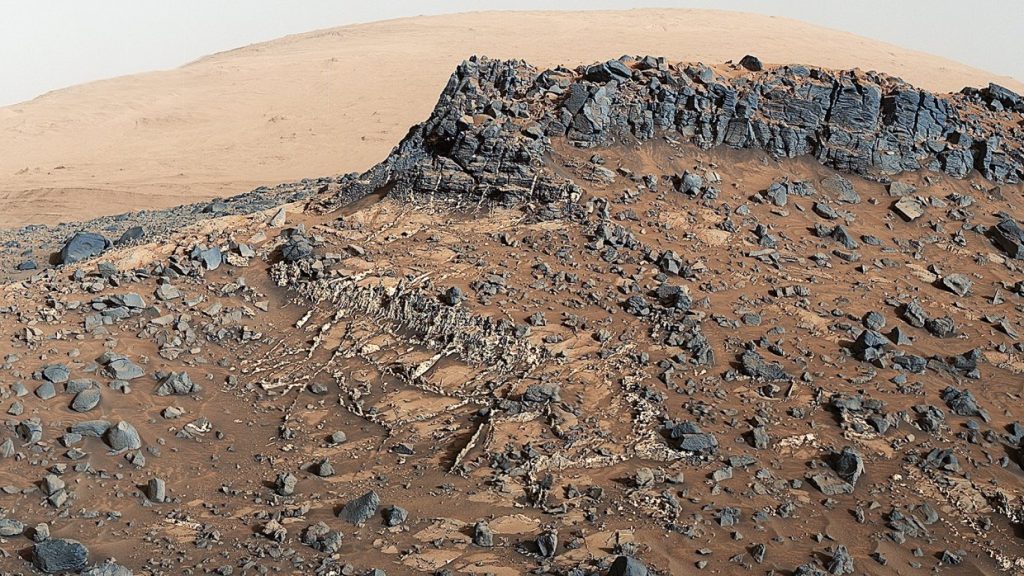 Ученые разглядели на Марсе городские руины