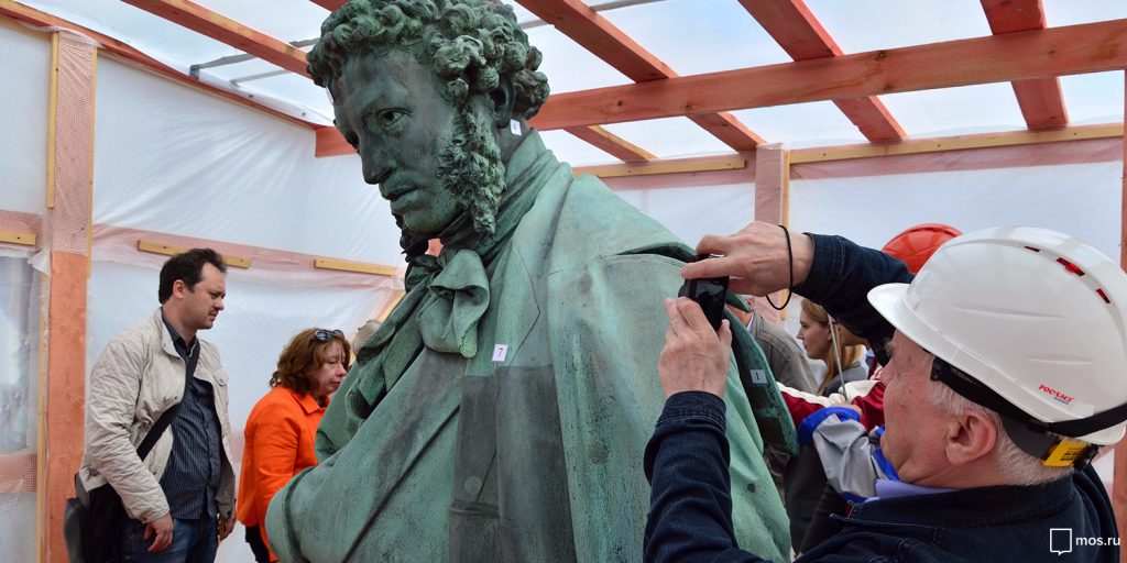 Реставрация памятника Пушкину вышла на завершающий этап