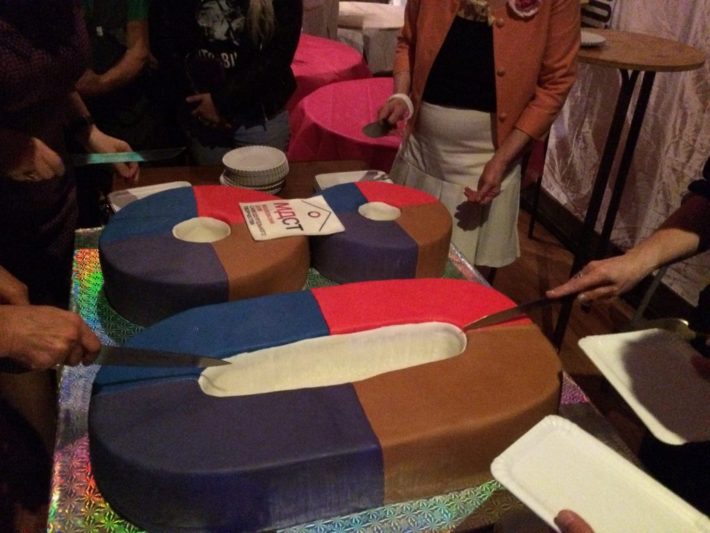 17 сентября 2017 года. Праздничный торт по случаю 80-летия Московского дома самодеятельного творчества. Фото: Юсуп Утегенов