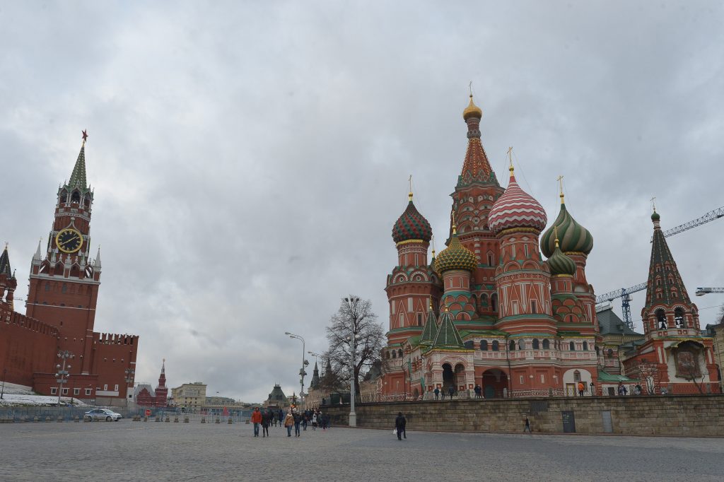 Московский Кремль перейдет на зимнее расписание