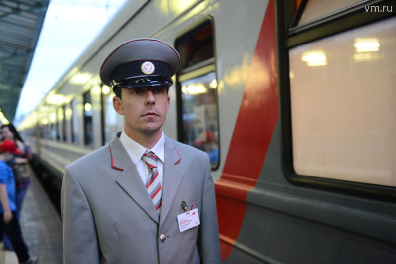 Гигантский пожар на Украине задержал три поезда в Москву