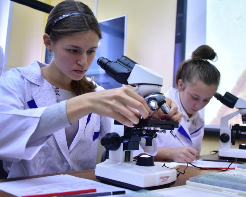 Медицинский класс открылся в одной из школ Замоскворечья