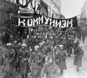 2 ноября 1917 года. Революционные войска на Никольской улице. Фото: РИА Новости