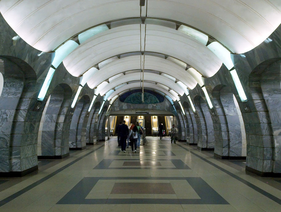 После сбоя на «салатовой» линии московского метро восстановили движение