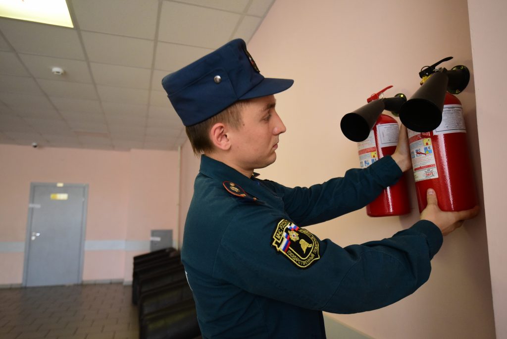 Москва поставит 18 тысяч огнетушителей в городские школы