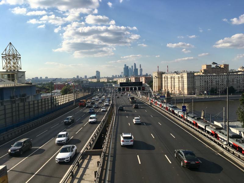 Положительной динамики удалось добиться благодаря развитию дорожно-транспортной сети. Фото: Александр Ахраменко, "Вечерняя Москва"