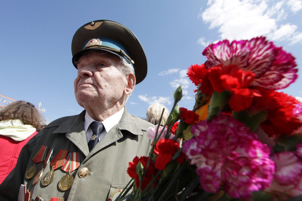 Власти столицы окажут матпомощь ветеранам к 76-й годовщине Битвы за Москву