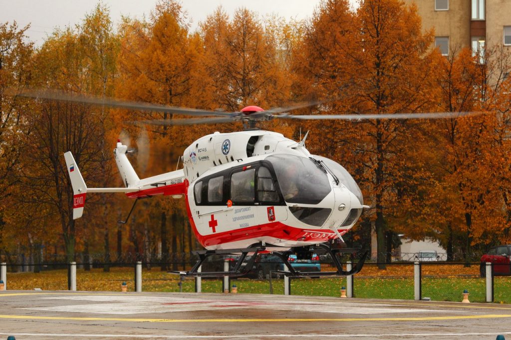 Ежедневно в столице дежурит три санитарных вертолета Московского авиационного центра. Фото: Государственное казённое учреждение города Москвы «Московский авиационный центр»