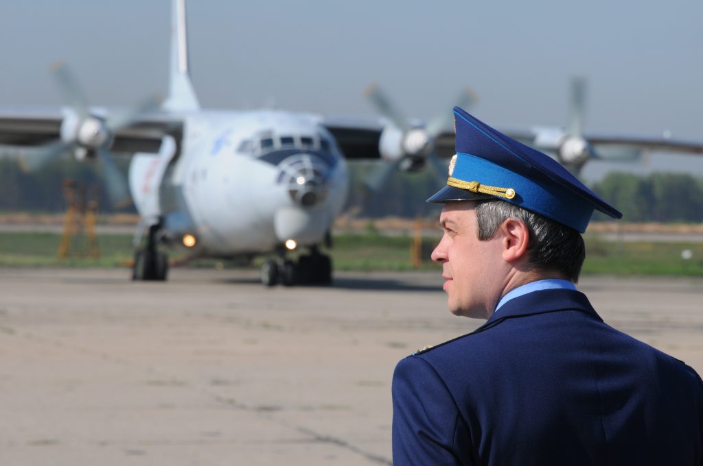 Москва 4 и 7 ноября разгонит облака десятью самолетами