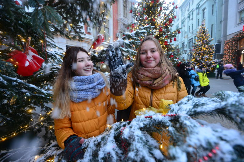 Горожане в Рождество смогут посетить более 100 мероприятий в парках Москвы