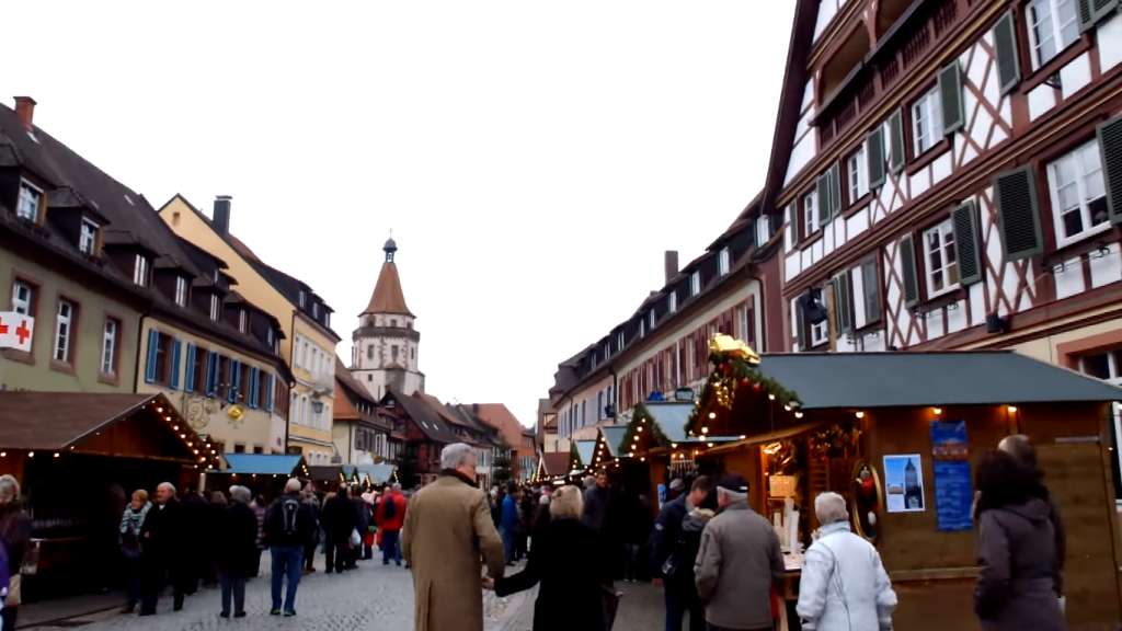 Баден-Баден славится своими торговыми шале в Рождественские праздники. Фото: Скриншот с видео Youtube