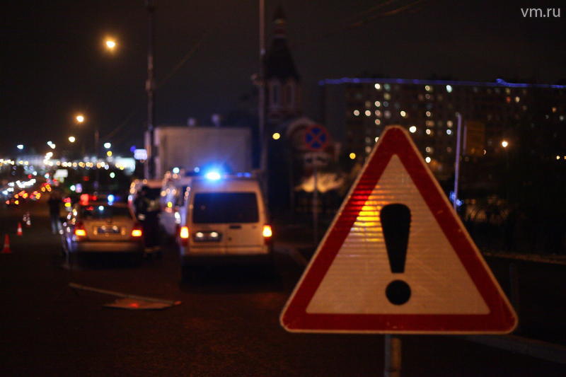 Правоохранители прибыли на место столкновения трамвая и скорой помощи на востоке Москвы