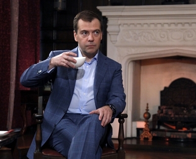 Медведев поговорил с Трампом о дипломатии и войне
