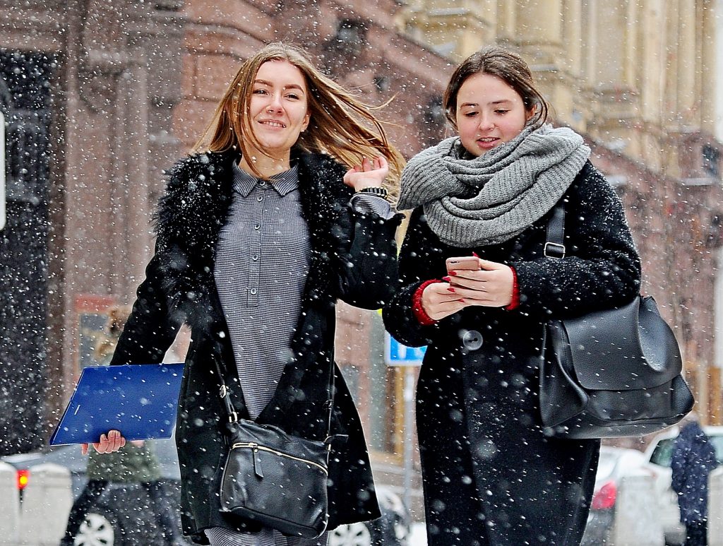 Снег и облачное небо ожидает москвичей 9 декабря